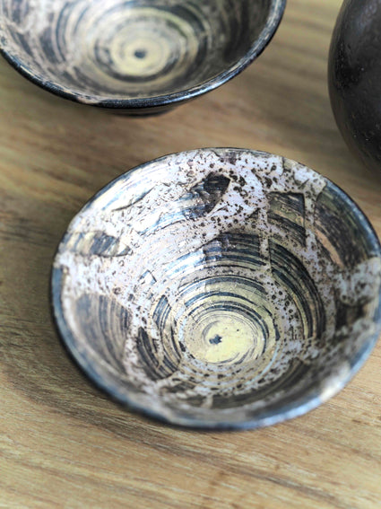 Sake Set in Gold-decorated ceramic